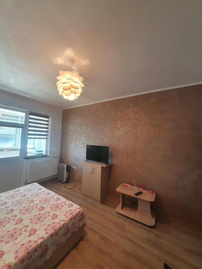 Shopping Cyti Cu 5 Appartement Râmnicu Vâlcea Buitenkant foto