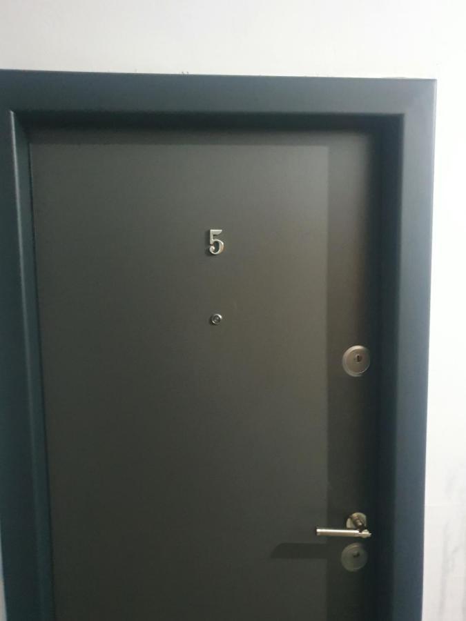 Shopping Cyti Cu 5 Appartement Râmnicu Vâlcea Buitenkant foto